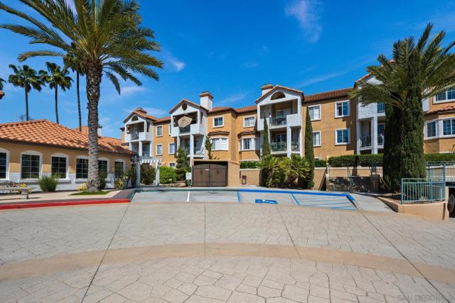 2150 Camino De La Reina, San Diego CA: https://media.crmls.org/mediaz/33d0200d-c27a-43bb-95e2-26131b60b64c.jpg