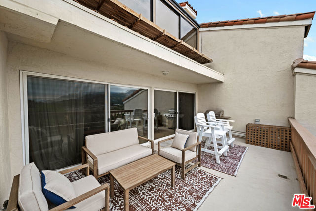 23908 De Ville Way, Malibu CA: https://media.crmls.org/mediaz/33d073ce-7efe-45d4-92a0-bb65d49e1ac2.jpg