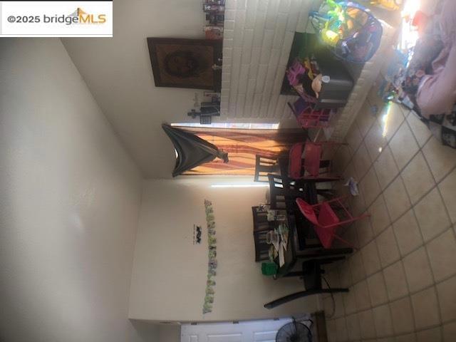 453 453 Jill CIR, Stockton CA: https://media.crmls.org/mediaz/33d0d743-76cd-4caa-a07e-202c5dada97b.jpg