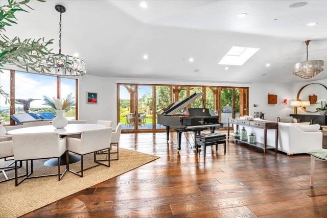 25926 Puerta Del Cajon, Monterey CA: https://media.crmls.org/mediaz/33d0dee1-4741-43e1-9158-27cbf386da1d.jpg