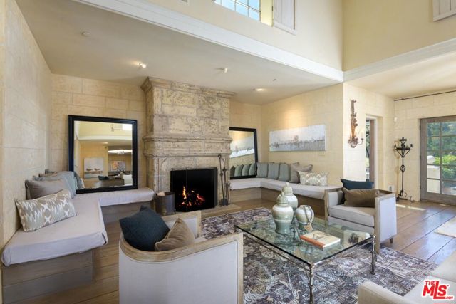2899 Hidden Valley Lane, Montecito CA: https://media.crmls.org/mediaz/33d0eac2-97dd-4ebb-a1d5-fc72e5bad39a.jpg