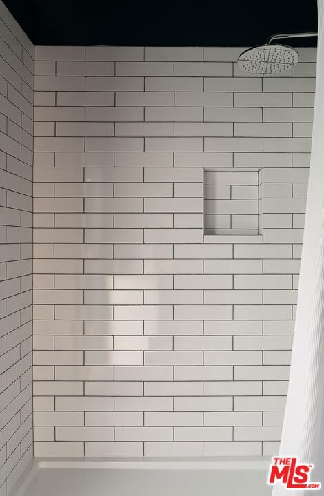 https://media.crmls.org/mediaz/33d0f93c-1f8e-44ab-812a-e1419cb7150d.jpg?preset=X-Large