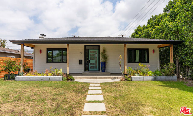 712 N Keystone Street, Burbank CA: https://media.crmls.org/mediaz/33d1a7ba-2b26-4769-ac6b-2754e0f600cc.jpg