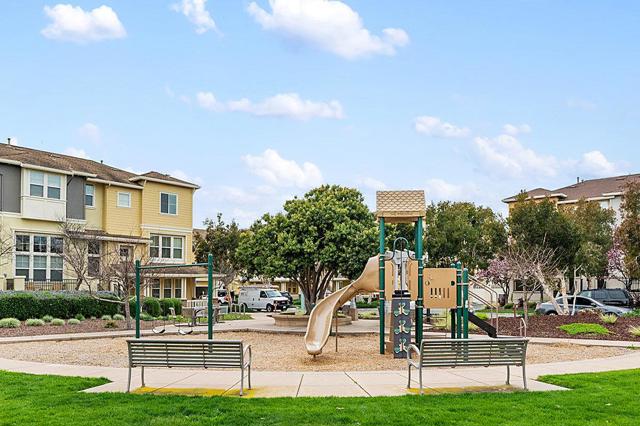 201 Keech Drive,  CA: https://media.crmls.org/mediaz/33d384c4-9da2-4b71-bb1a-10caaddd34a5.jpg