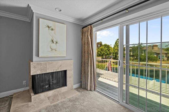 22682 S Canada Ct, Lake Forest CA: https://media.crmls.org/mediaz/33d39512-6ea7-4c64-afce-e0dee2f1301f.jpg