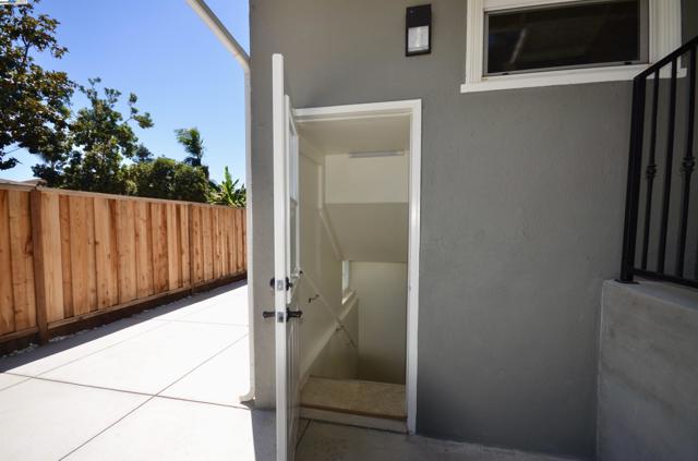 4544 Thornton Ave, Fremont CA: https://media.crmls.org/mediaz/33d39f8e-abab-4696-8c40-eb11aa62e031.jpg