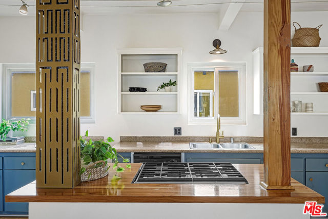 2329 Kansas Avenue, Santa Monica CA: https://media.crmls.org/mediaz/33d3cd94-baa4-44ea-abcd-6b660895612e.jpg