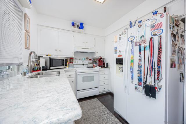 3839 Vista Campana S, Oceanside CA: https://media.crmls.org/mediaz/33d3d22e-5aec-4d90-a765-c10af00fd234.jpg