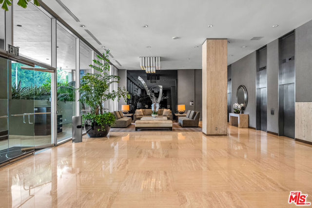 9255 Doheny Road, West Hollywood CA: https://media.crmls.org/mediaz/33d5114e-5cda-47ff-83ea-50a70370ef64.jpg