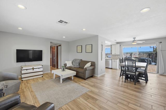 Detail Gallery Image 6 of 33 For 37875 Sage Rd, Hemet,  CA 92544 - 3 Beds | 2 Baths