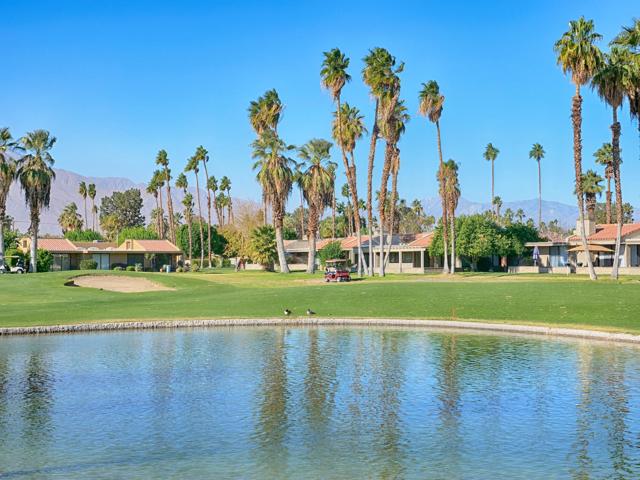 7529 Regency Drive, Palm Springs CA: https://media.crmls.org/mediaz/33d5ef78-3385-4104-acb7-11f83d6d2e03.jpg
