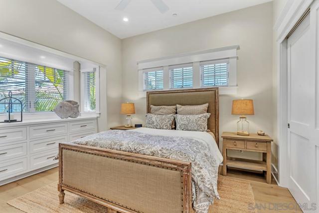 1050 Isabella Ave, Coronado CA: https://media.crmls.org/mediaz/33d5f9f2-12da-4474-80a9-adf2c4c1cbec.jpg