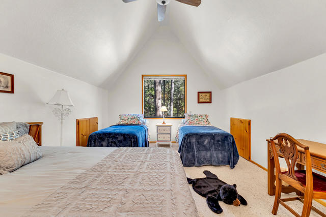 52402 Pine Ridge Road, Idyllwild CA: https://media.crmls.org/mediaz/33d61852-a2bc-415d-9ff7-9d440a8c9bac.jpg