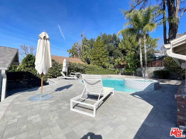 2851 Fairmount Avenue, La Crescenta CA: https://media.crmls.org/mediaz/33d669e5-27d1-4fd6-93d6-fdc18f83c7ee.jpg