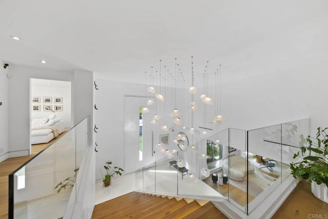 Detail Gallery Image 33 of 50 For 7713 Esterel Dr, La Jolla,  CA 92037 - 5 Beds | 5/1 Baths