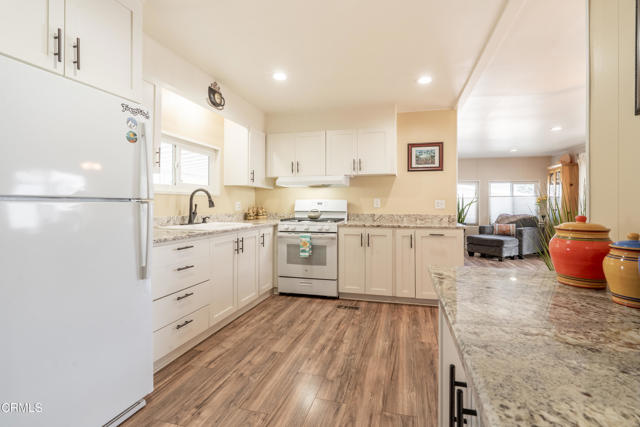 117 Don Felipe Way, Ojai CA: https://media.crmls.org/mediaz/33d6ecfa-82c0-4f1b-9ee8-0d6b1258c424.jpg