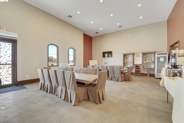 Image 14 of 40 For 8091 Balfour Rd