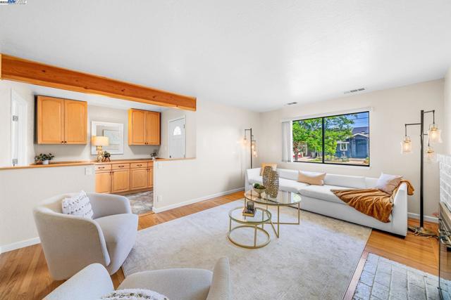 3819 California Way, Livermore CA: https://media.crmls.org/mediaz/33d71310-5d40-4bf1-b0bc-8d13dedb6ee3.jpg
