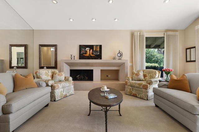 109 Deer Spring Way, Palm Desert, CA 92211