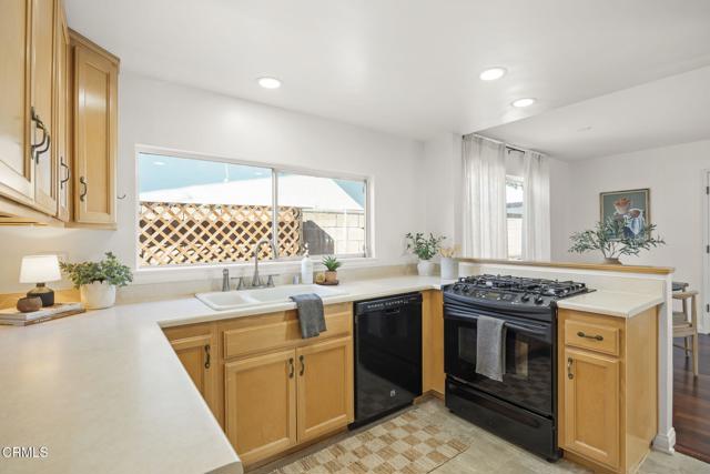 Detail Gallery Image 27 of 63 For 5318 Elmhurst St, Ventura,  CA 93003 - 3 Beds | 2 Baths