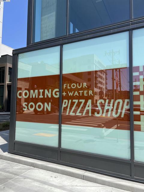 2349 Waverly St, Oakland CA: https://media.crmls.org/mediaz/33d82f5c-fd8e-4c42-8a05-469ea48dff65.jpg