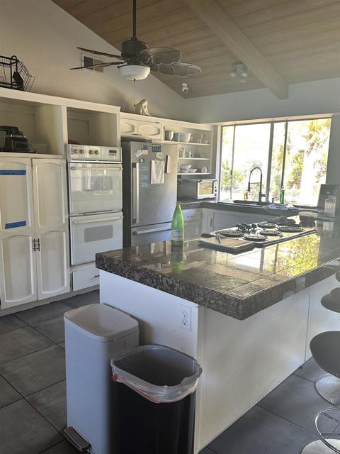 Detail Gallery Image 3 of 23 For 2758 Kauana Loa, Escondido,  CA 92029 - 4 Beds | 3 Baths