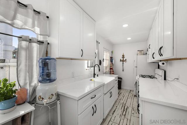 849 851 Missouri St, San Diego CA: https://media.crmls.org/mediaz/33d897b6-1f04-4681-b991-7d6f6111715f.jpg