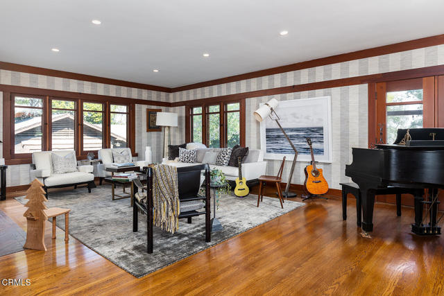 Detail Gallery Image 3 of 23 For 1344 Hillcrest Ave, Pasadena,  CA 91106 - 5 Beds | 4/1 Baths