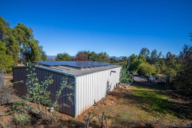 18435 Chablis Rd., Ramona CA: https://media.crmls.org/mediaz/33d8fcc1-dc11-43f2-bbb5-baf24ef6cc0f.jpg