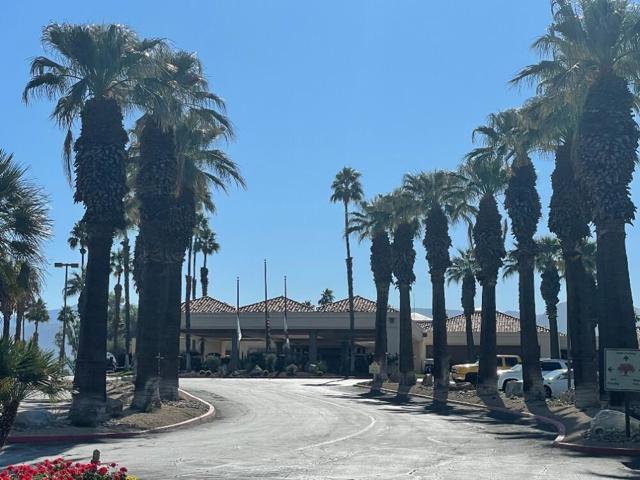 10109 Lakeview Drive, Rancho Mirage CA: https://media.crmls.org/mediaz/33da0d04-41f2-4aa3-bdce-314c85611d43.jpg