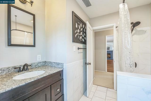 448 Cumberland Dr, Pleasant Hill CA: https://media.crmls.org/mediaz/33daaa91-7a00-454c-bf22-85983a39e313.jpg