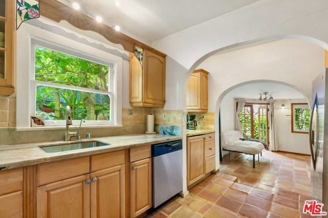 3110 Highland Avenue, Santa Monica CA: https://media.crmls.org/mediaz/33daba6f-8049-4443-a8e5-2b9fa1ba1234.jpg
