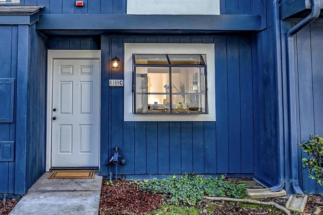 6189 Thornton Ave, Newark CA: https://media.crmls.org/mediaz/33db5657-6b17-42e2-b7f2-3475dbad2af9.jpg