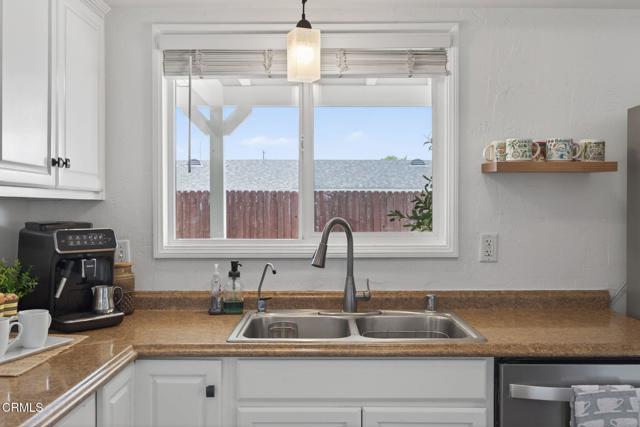Detail Gallery Image 11 of 49 For 1290 Rugby Ave, Ventura,  CA 93004 - 3 Beds | 2 Baths