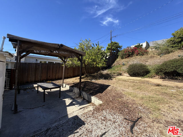 819 Pier Avenue photo 15