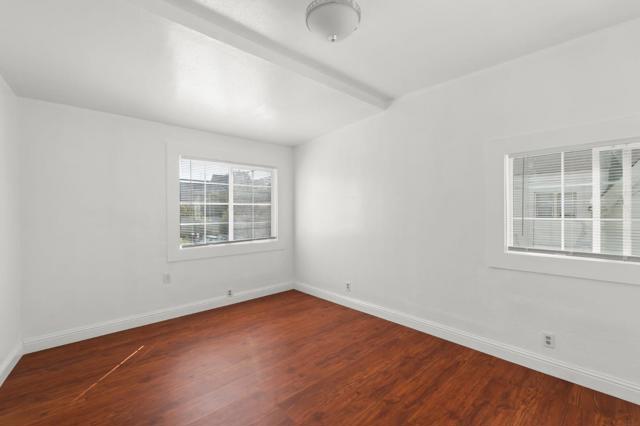 1049 55th Street, Emeryville CA: https://media.crmls.org/mediaz/33dc725f-c688-4dbf-83a5-4560667c25fc.jpg