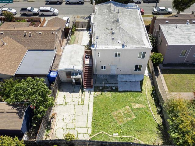 535 34th Street, Richmond CA: https://media.crmls.org/mediaz/33dc7de1-5cf7-4f7f-80e0-892223bcdd63.jpg