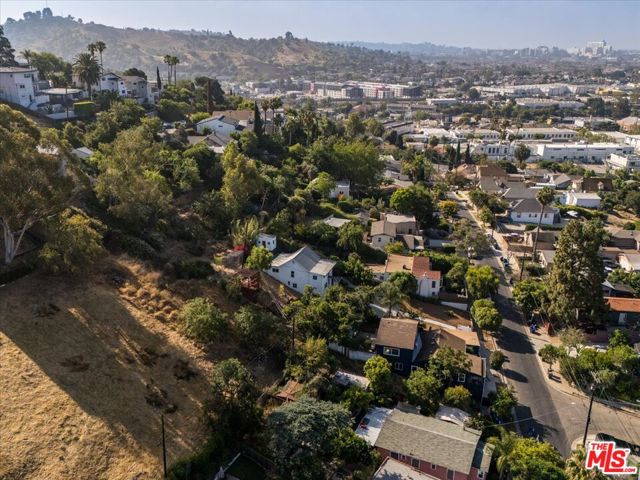 621 Isabel Street, Los Angeles CA: https://media.crmls.org/mediaz/33dce79b-5c71-4fca-8d15-677fd5e6a89f.jpg