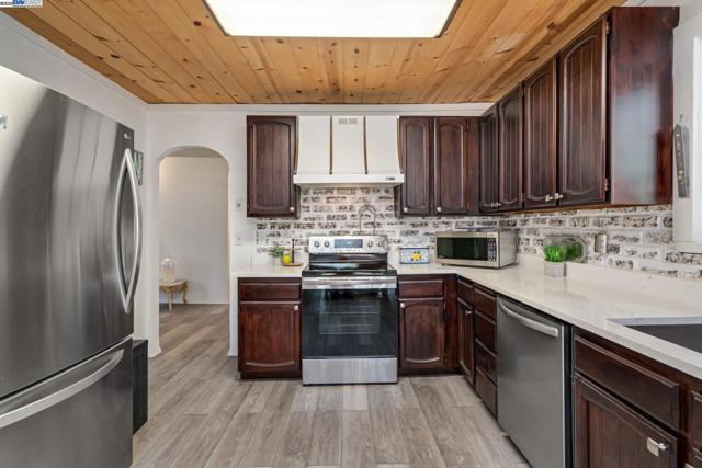 Image 10 of 42 For 23875 Marshall Way