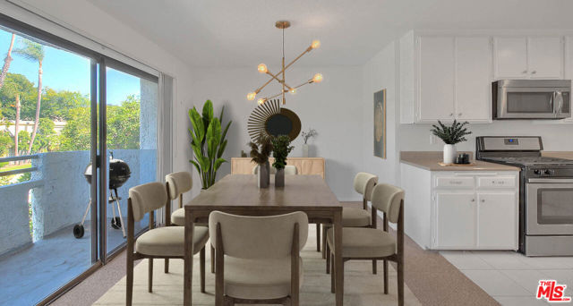 4311 Colfax Avenue, Studio City CA: https://media.crmls.org/mediaz/33dd2071-c0e6-4c05-a849-4c2a62d478fa.jpg