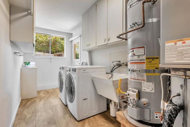 171 E Creek Drive, Menlo Park CA: https://media.crmls.org/mediaz/33ddcc66-f69b-4834-abf3-5cfca40006df.jpg