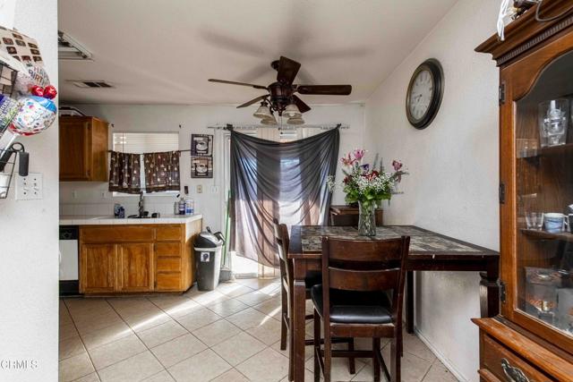4203 Noella Road, Bakersfield CA: https://media.crmls.org/mediaz/33ddff79-67b6-4c21-9f5b-1d7a133b25cd.jpg