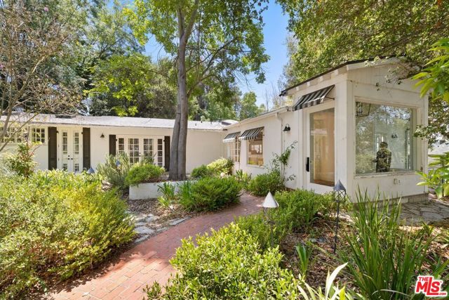 9669 Oak Pass Road, Beverly Hills CA: https://media.crmls.org/mediaz/33de76b0-151a-4177-ac51-f07c7ecf1114.jpg