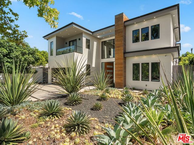 14812 Morrison Street photo 5