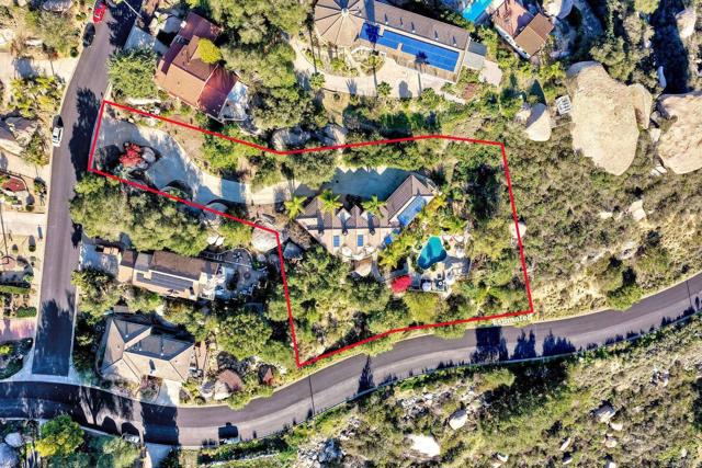 Detail Gallery Image 13 of 68 For 28521 Gladstone Ct, Escondido,  CA 92026 - 3 Beds | 3/1 Baths