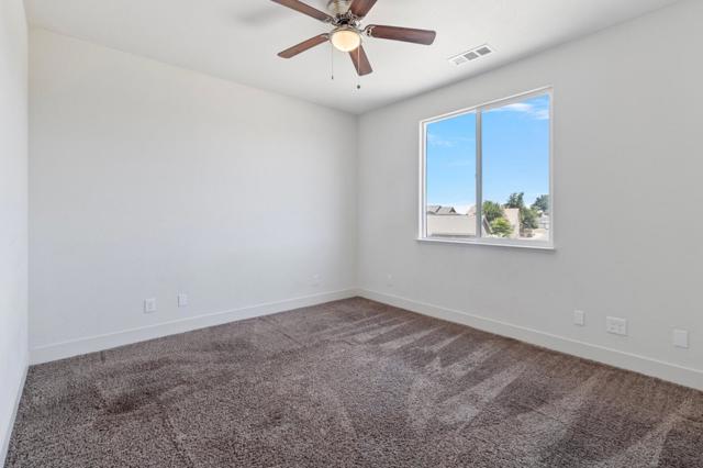 572 St Helena Drive, Newman CA: https://media.crmls.org/mediaz/33ded71d-450a-4528-a08e-b79cc87d7f32.jpg