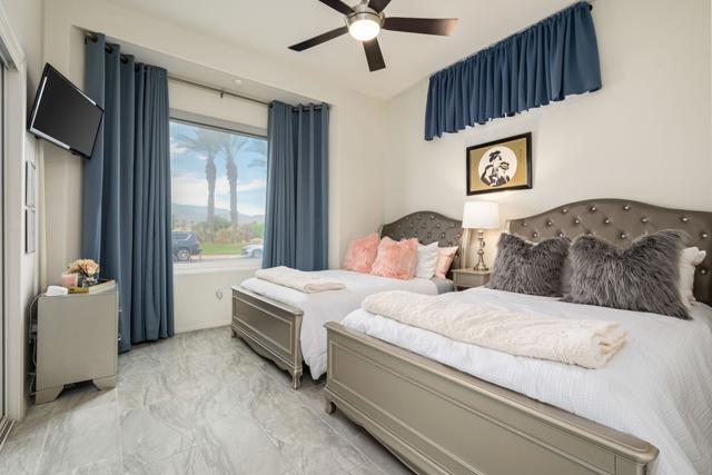 44580 S Heritage Palms Drive, Indio CA: https://media.crmls.org/mediaz/33dedf84-3ac6-4f13-8753-4396e95f245b.jpg