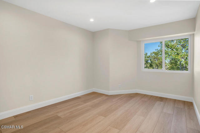 1228 S Westlake Boulevard, Westlake Village CA: https://media.crmls.org/mediaz/33df6ead-239a-459b-9973-b7fb4388c702.jpg