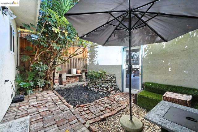 1814 Wildbrook CT, Concord CA: https://media.crmls.org/mediaz/33df996d-b28e-4b4d-832e-1be7c343cbc3.jpg