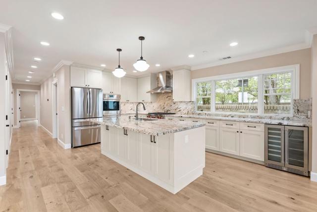 30 16th Avenue, San Mateo CA: https://media.crmls.org/mediaz/33dfa5fe-e4b8-4033-b052-d4868ab72f71.jpg